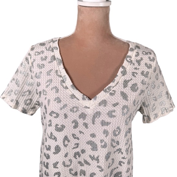 BIBI Waffle Knit Top Womens Small Silver Glitter Leopard Print V-Neck New W/Tags - Picture 3 of 10